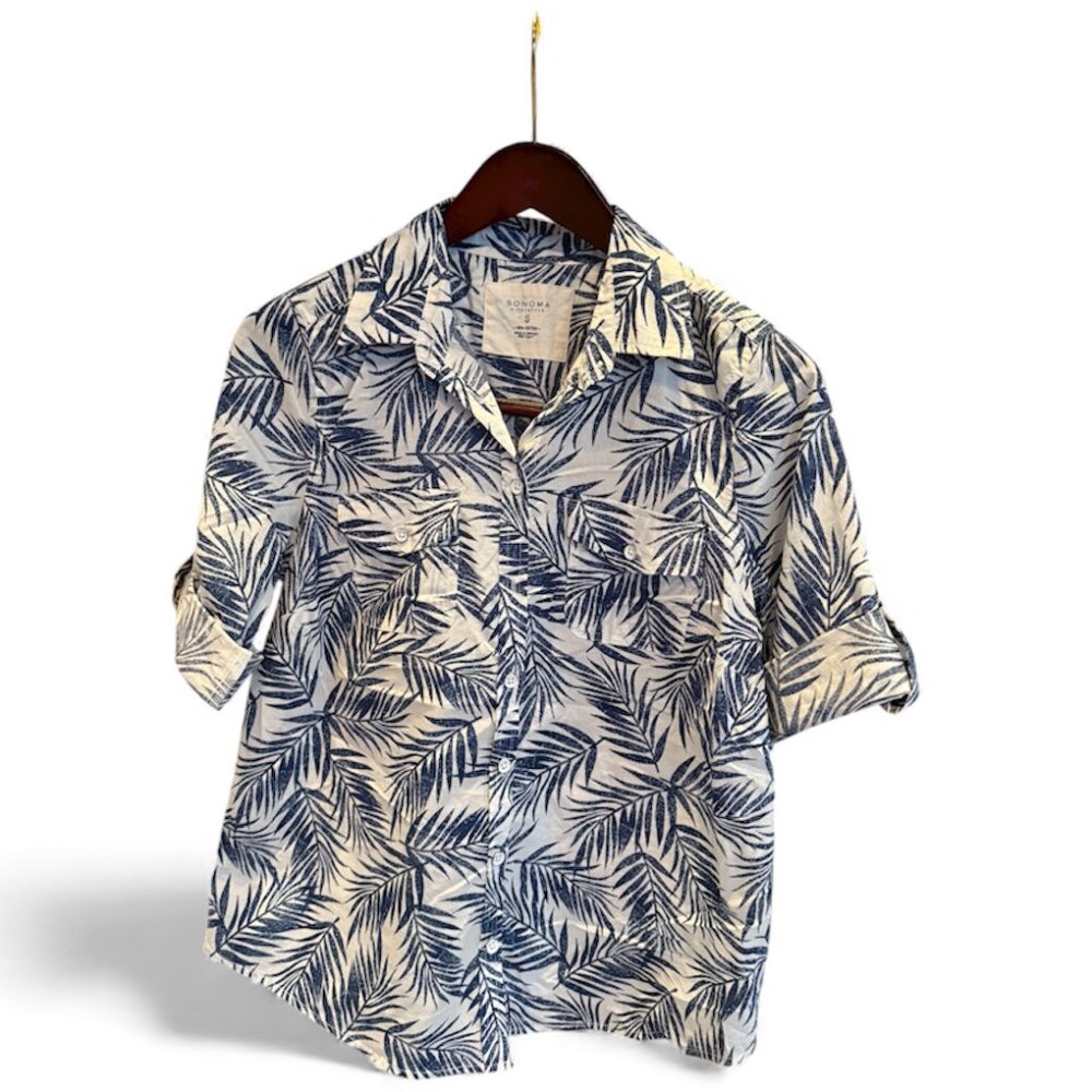 Sonoma Goods for Life Woman's Button-Up Shirt Size Small– Blue Palm Leaf Print